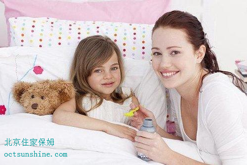 请个北京住家保姆，全天照看小孩，多少钱一个月？