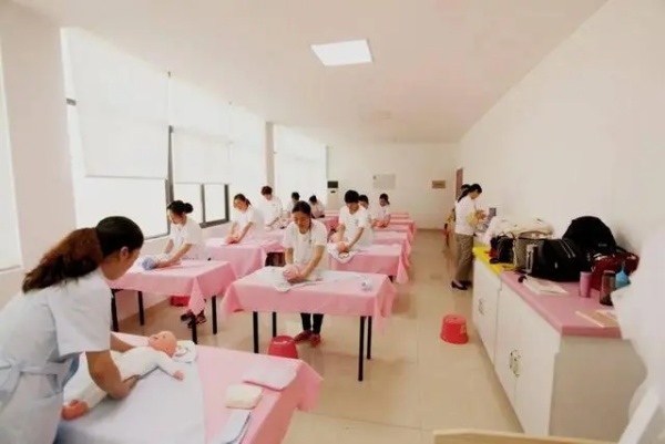 上海月嫂培训班特色课程实战案例分享，哪家机构更实用？