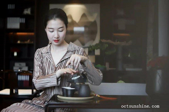 受过高等教育的高级保姆
