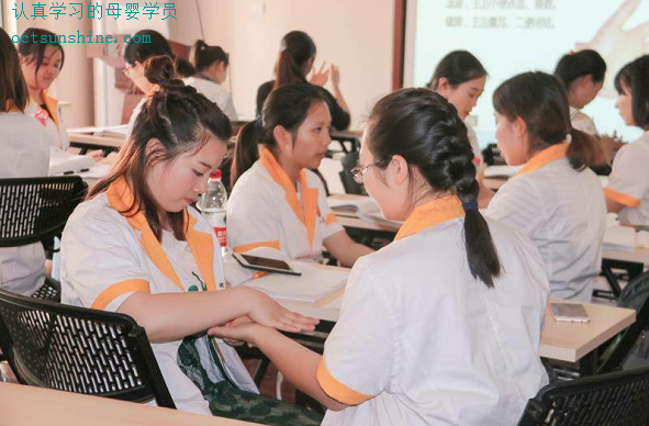 正规月嫂培训班