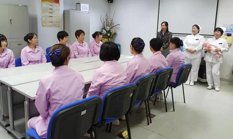 医院实习的月嫂学员 医院实习的月嫂学员