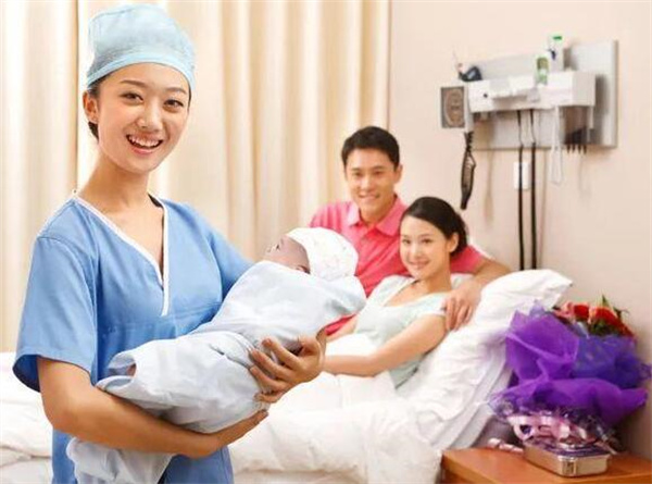 为什么剖腹产一般不选择全麻，全麻对于产妇和宝宝又会出现什么风险？