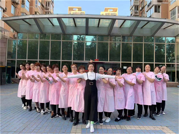 北京金童培训学校的催乳师课程设置有哪些特点？
